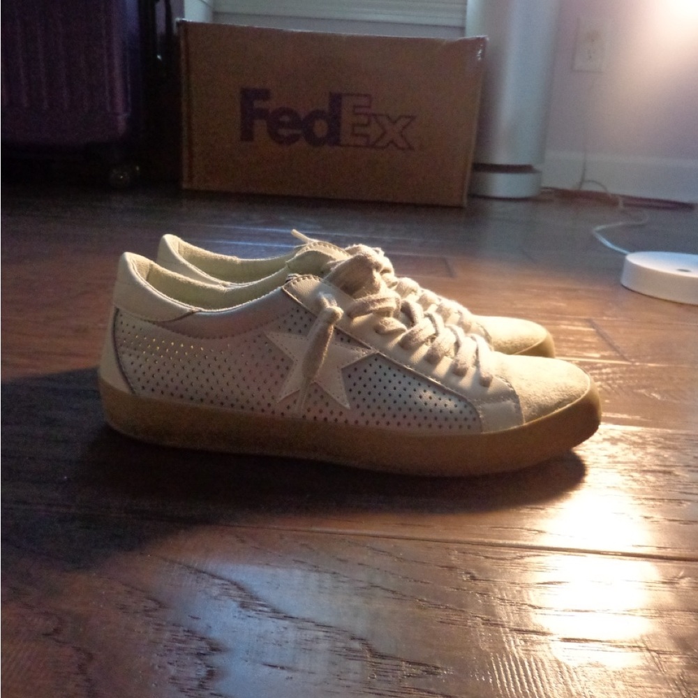 ShuShop Cream and Tan Sneakers